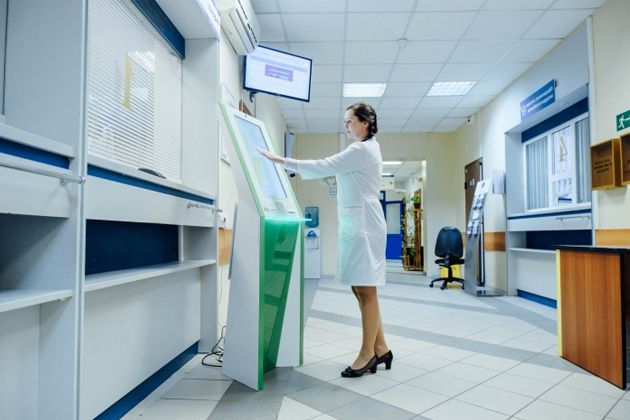В московских поликлиниках возле кабинетов дежурного врача установят электронные табло